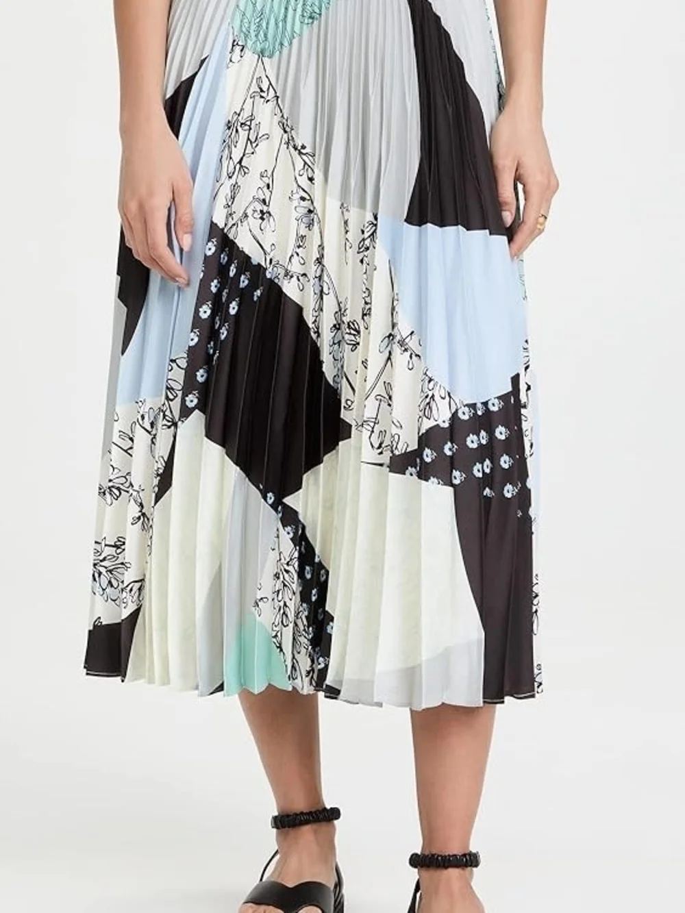 Club Monaco Pleated Skirt - Picture 2 of 6